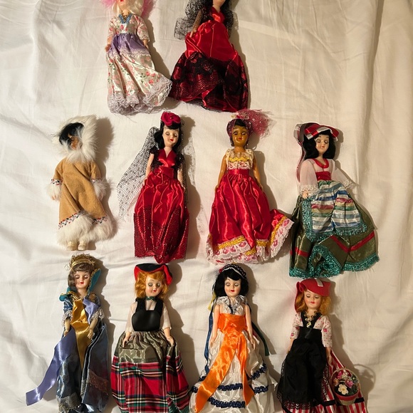 Other - Girls' Multicolor Dolls of the World, 1960s